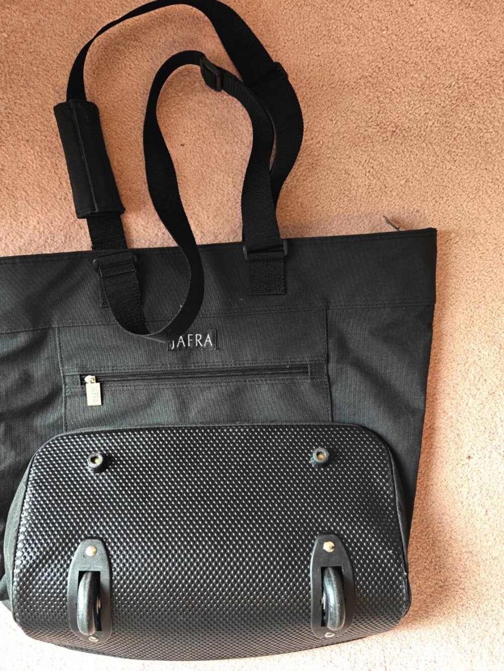Jafra Black Luggage Bag with Wheels - Picture 2 of 3